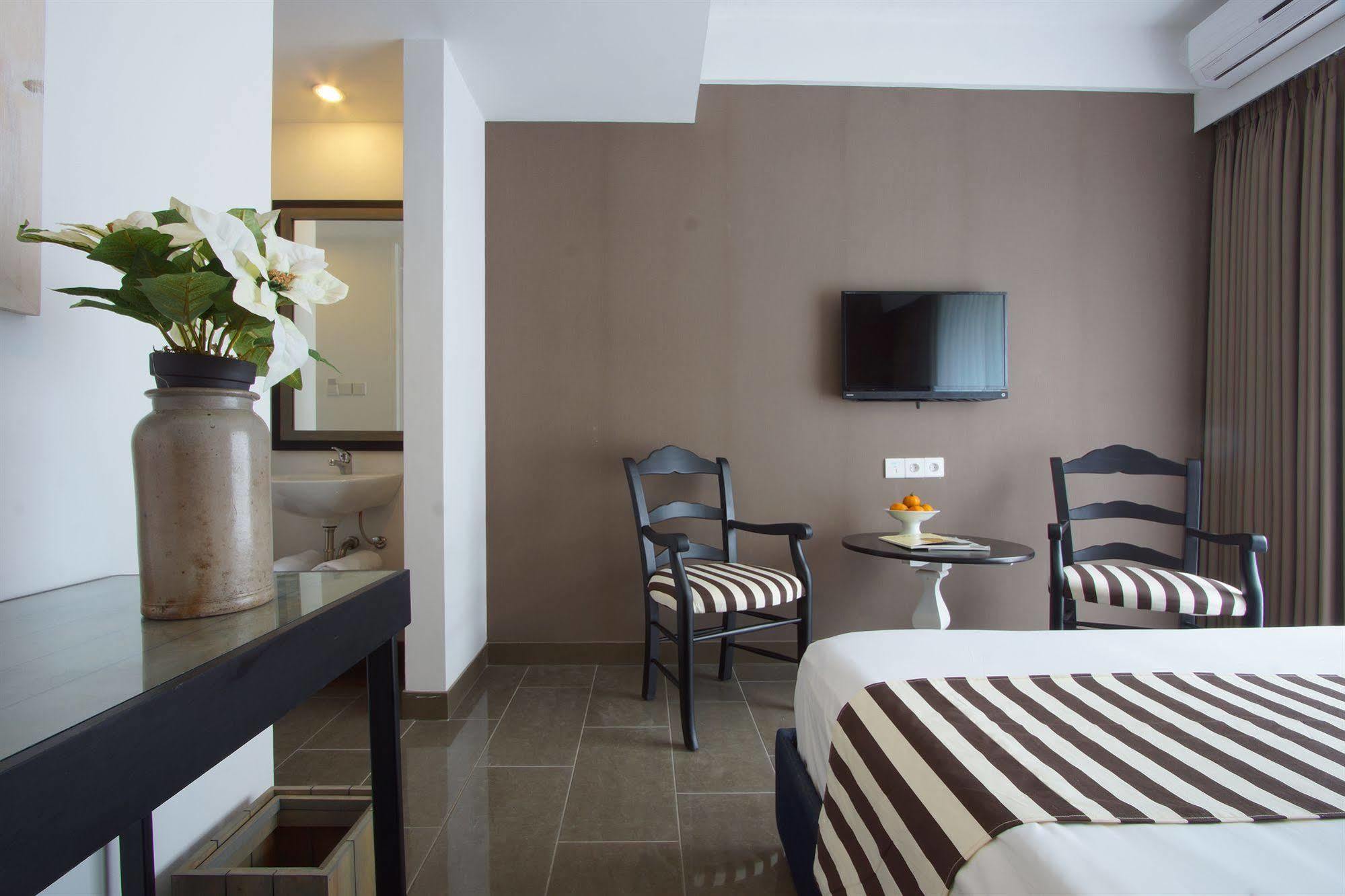 7 Bidadari Boutique Hotel Seminyak Exterior foto